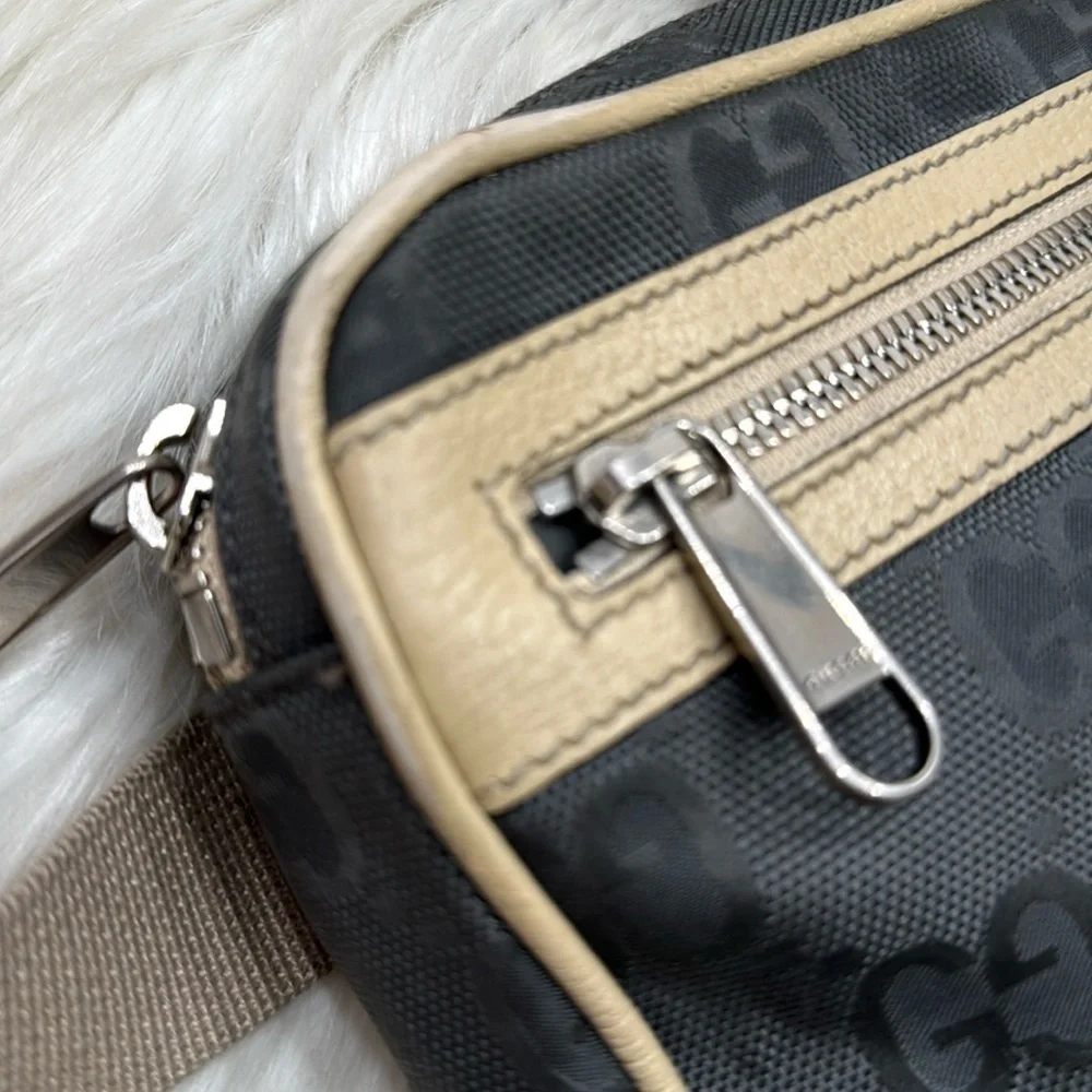 GUCCI Unisex Off The Grid Belt Bag